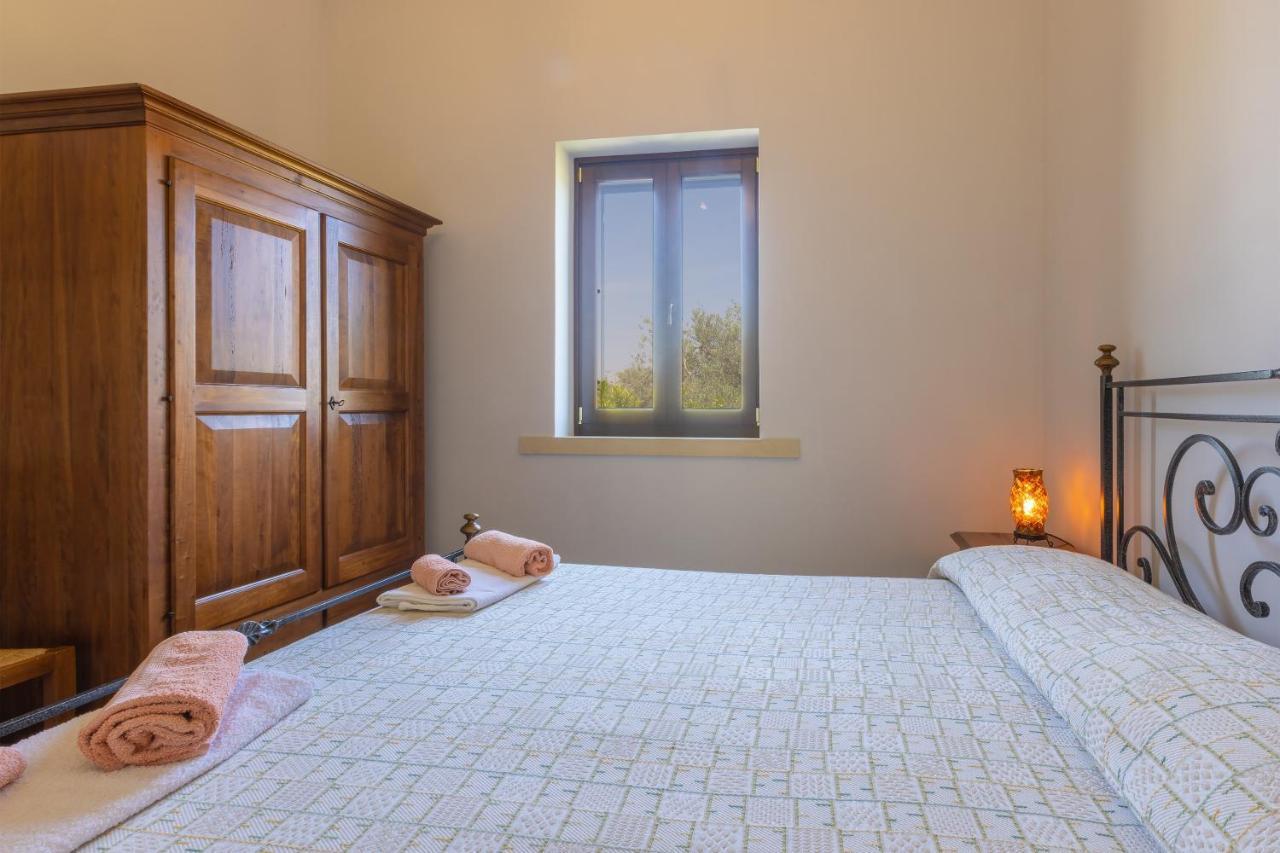 Casa Ulmi Con Piscina Panzió Uggiano la Chiesa Kültér fotó