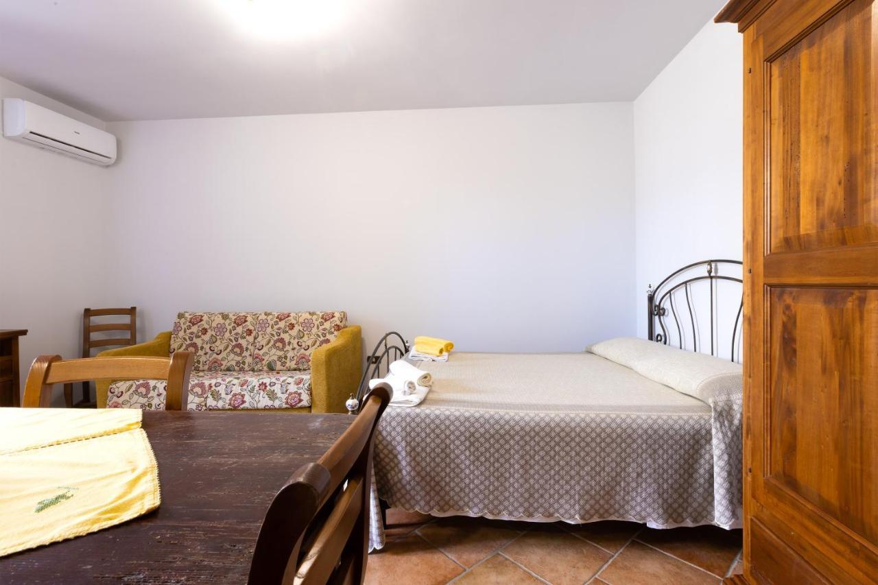 Casa Ulmi Con Piscina Panzió Uggiano la Chiesa Kültér fotó