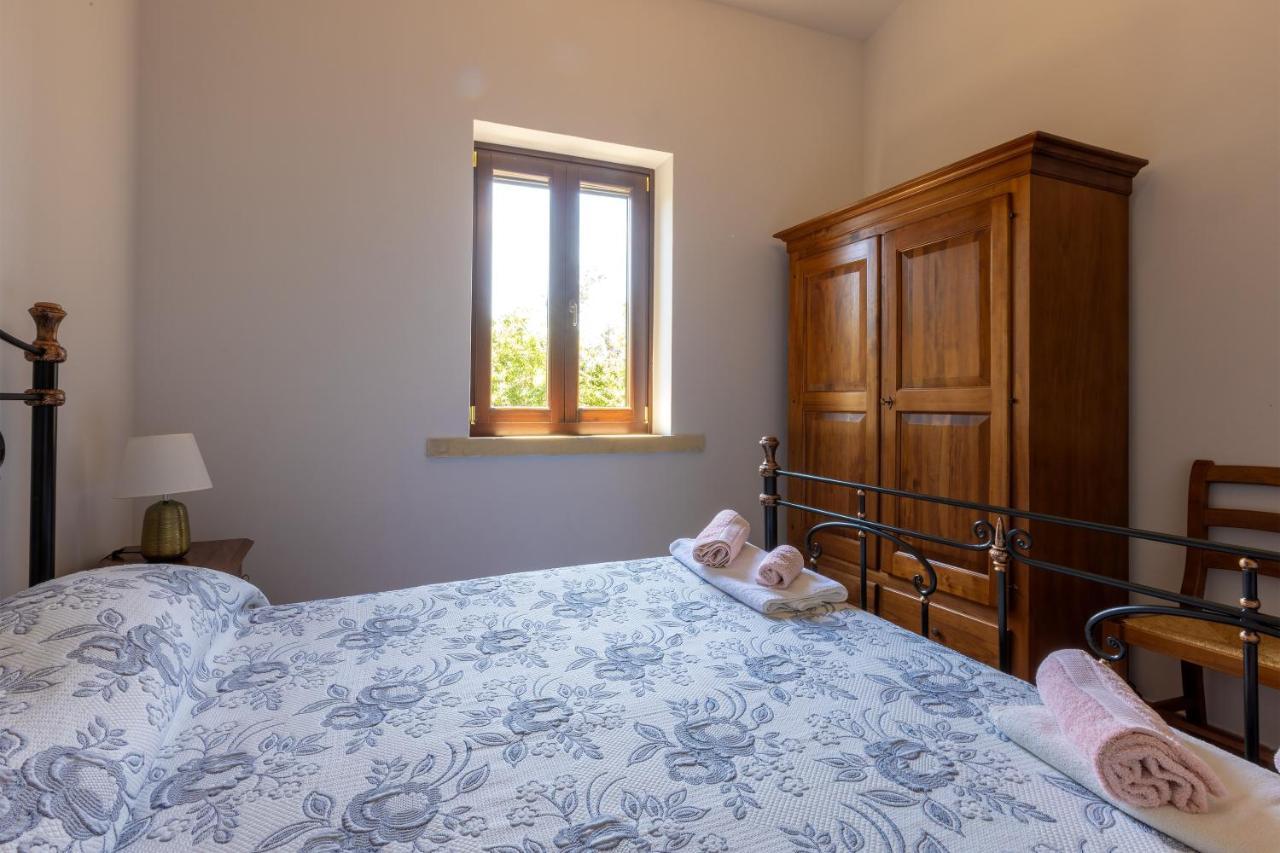 Casa Ulmi Con Piscina Panzió Uggiano la Chiesa Kültér fotó