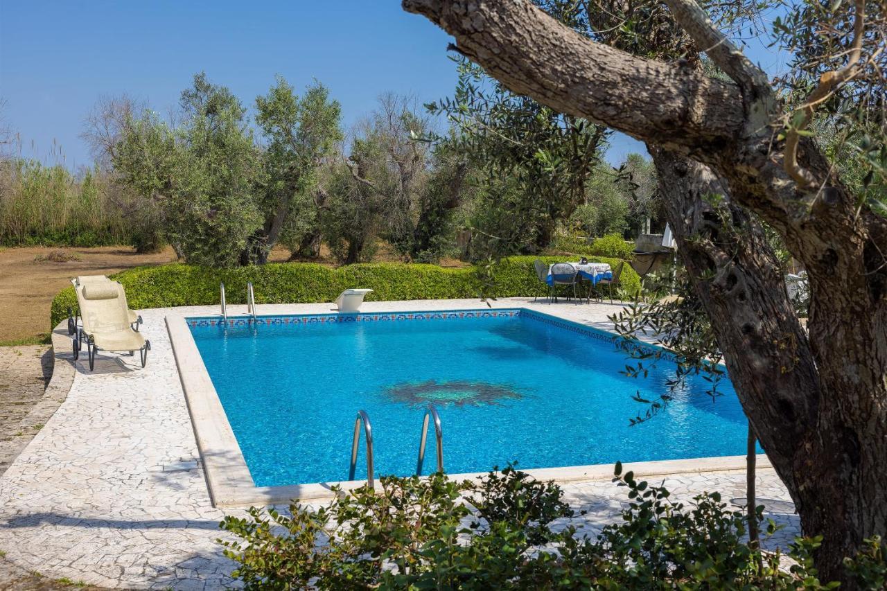 Casa Ulmi Con Piscina Panzió Uggiano la Chiesa Kültér fotó